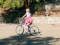 Why She Likes To Bike With Kali Roses, Keiran Lee - Brazzers