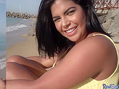 Bigass N Bigtits Pov Babe Public Fucked Outdoor On Beach