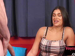 Curvy raven voyeur begging for solo show