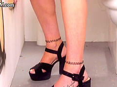 CFNM gloryhole nympho wanking