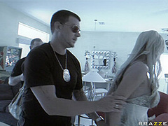 To Catch A Slut With Johnny Sins, Nikki Benz - Brazzers