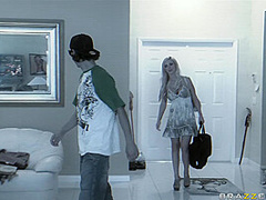 To Catch A Slut With Johnny Sins, Nikki Benz - Brazzers