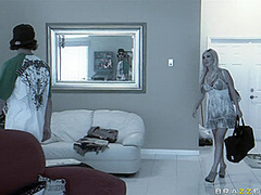 To Catch A Slut With Johnny Sins, Nikki Benz - Brazzers