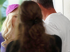 Delivery Driver Dicked Down With Manuel Ferrara, Lexi Lore - Brazzers