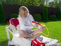 Squirt Guns And Pussy Fun - Clubsweethearts