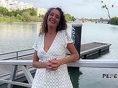 Enjoy 40-year-old Mavi Whos Very Kinky