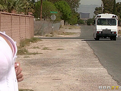 The Boobs On The Bus Go Round With Tommy Gunn, Brooke Wylde - Brazzers