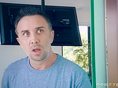 Tipping The Driver With Tegan James, Keiran Lee - Brazzers