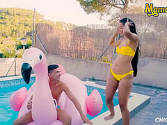 Andreina De Luxe - Juicy Bubble Butt Latina Sex By The Pool