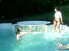 Sexy teen lesbian brunettes