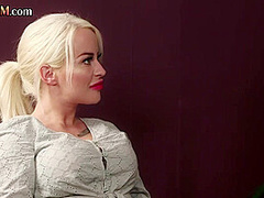 Cumthirsty CFNM baes cocksucking hot guy