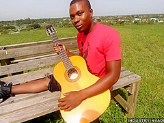 Lexxie Cream In My Guitar