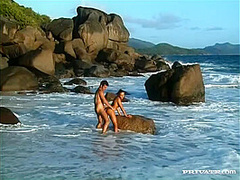 Melanie Has Hardcore Oral and Anal Sex on the Beach with Her Man - Private Porn Sex Videos