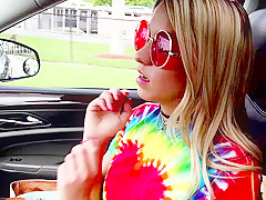Slender Khloe Kapri fucks in public