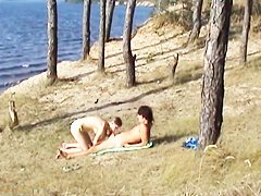 Guy bangs his hot girlfried so well outside