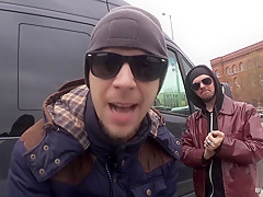 Bums Bus - Emo Luder Aviva Rocks hart von Jason Steel in deutschem Porno gefickt