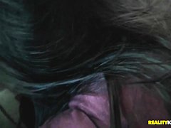 Tattooed babe with larg mouth like to make blowjobs