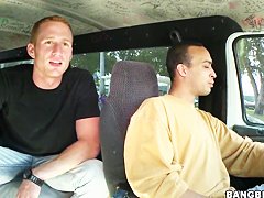 Amateur bruentte Isabella Bones gets in to bang bus