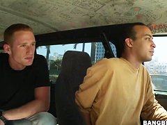 Amateur bruentte Isabella Bones gets in to bang bus