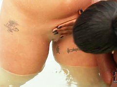 Curvy Maserati and Eva Notty have the action done