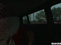 Cute amateur babe Zarena Summers earns money for undressing