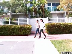 Hooking up Wendy for a kinky porno car drive