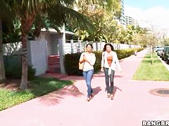 Hooking up Wendy for a kinky porno car drive