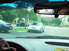 Candy blowjobs Brannon Rhodes in the car