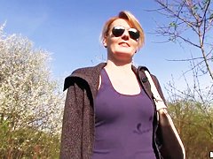 Slutty Meggie prefers to swallow big cocks on fresh air
