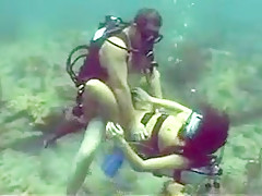 Milfhunter in scuba action