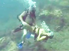 Milfhunter in scuba action