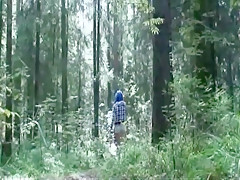 Girls who pee outdoors