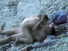 Nighttime fuck on the beach