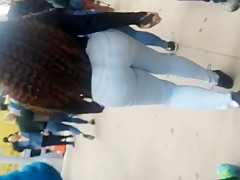 Ghetto milf bubble butt in tight jeans