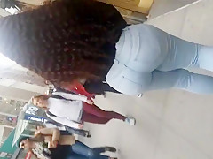 Ghetto milf bubble butt in tight jeans