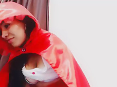 Latina Little Red Riding Hood Models On Cam
