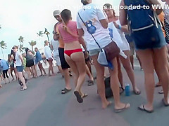 Amazing butt cheeks clap together