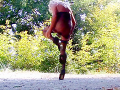 promenade et pipi sur la route