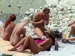 The king with five nude girls