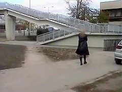 Crazy amateur Pissing, Solo Girl adult scene