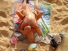 Sweet couple doesn't know about the voyeur