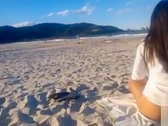 Mind-blowing butt on the warm beach