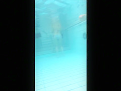 Underwater cams in the pool catch sexy maidens in bikinis fooling around