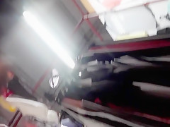 Morocha hermosa en el outlet de sarandi