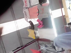 Morocha hermosa en el outlet de sarandi