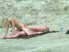 Fucking on the beach is always hot !