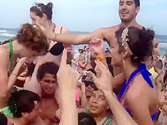 Sexiest girls of the beach are the stars of the day!