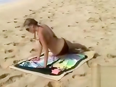 Perfect chick shows off her curves