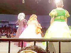 Niurka ensenando tetas en obra de teatro la semesienta