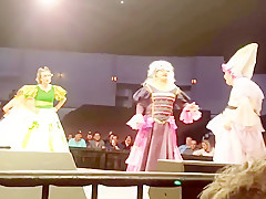 Niurka ensenando tetas en obra de teatro la semesienta